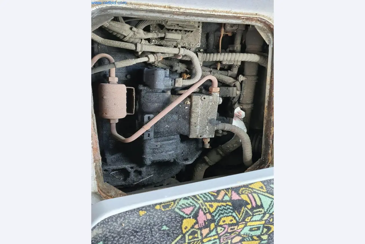 Autobus, équipement d'atelier, de bureau et de commerce-11