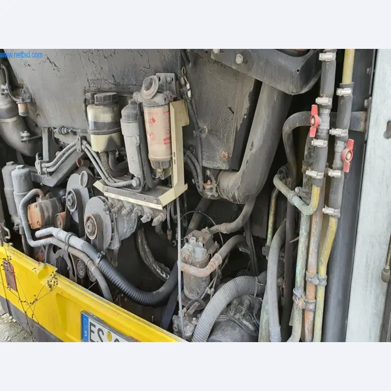 Autobus, équipement d'atelier, de bureau et de commerce-8
