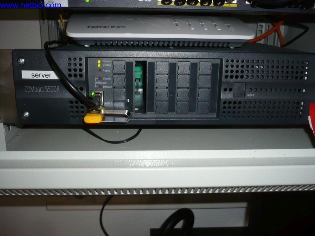 Autobuses y autocares, equipamiento de talleres, oficinas y empresas-1