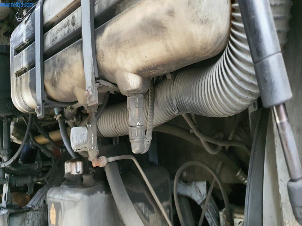 Autobusy i autokary, wyposażenie warsztatów, biur i firm-3