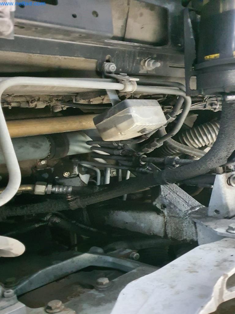 Autobusy i autokary, wyposażenie warsztatów, biur i firm-5