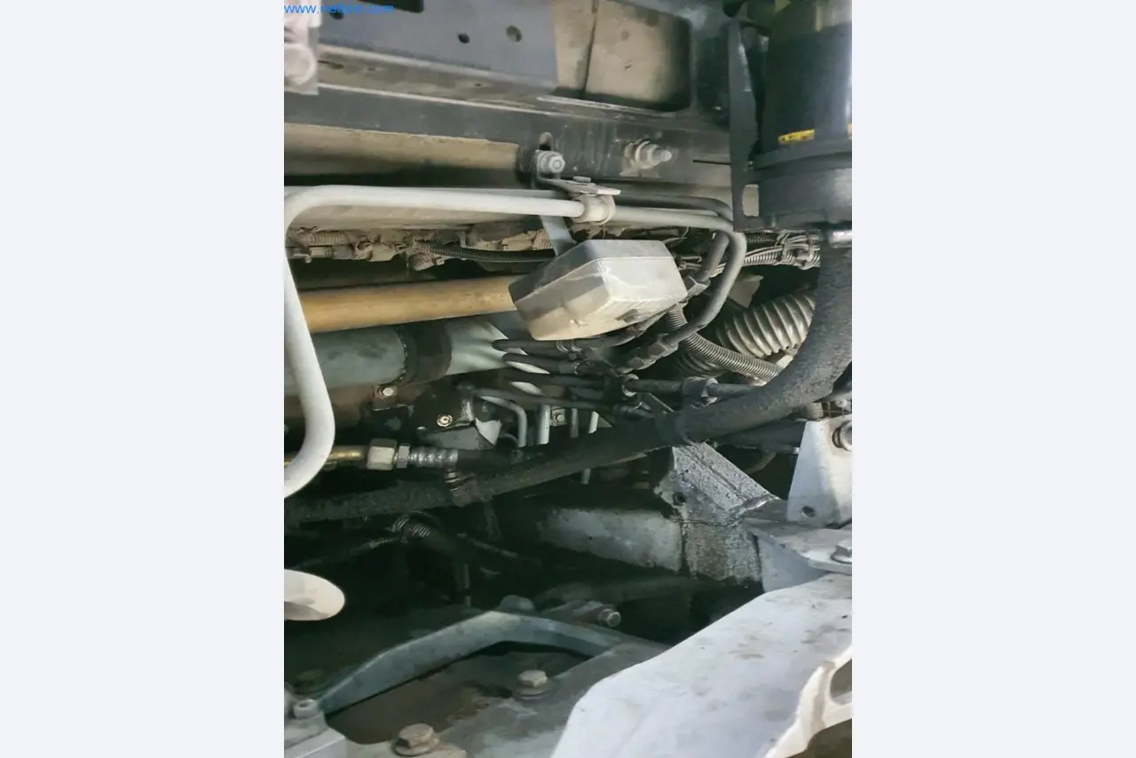 Autocarros e camionetas, material de oficina, de escritório e comercial-5