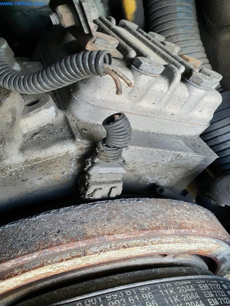 Avtobusi, delavnice, pisarniška in poslovna oprema-6