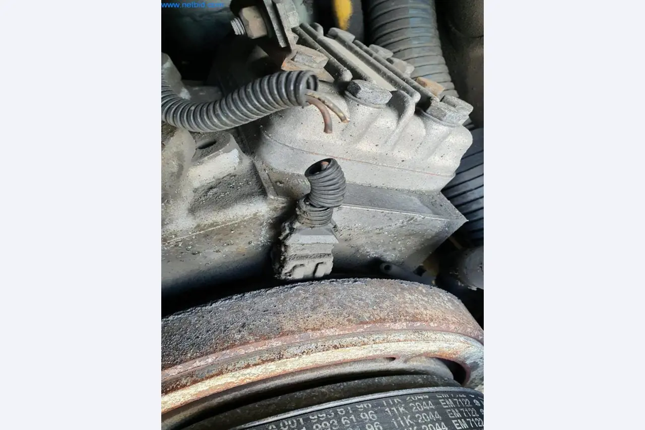 Autocarros e camionetas, material de oficina, de escritório e comercial-6