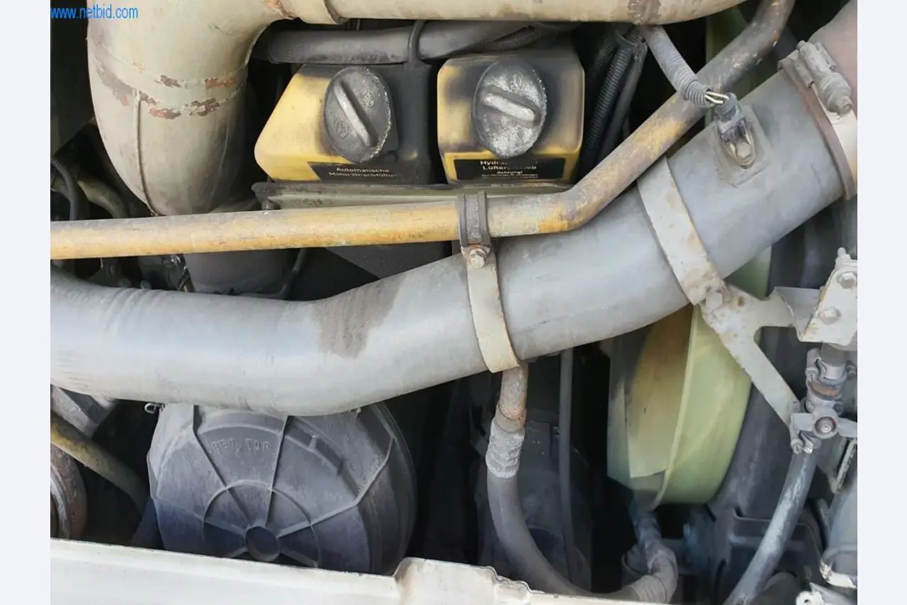 Autocarros e camionetas, material de oficina, de escritório e comercial-7