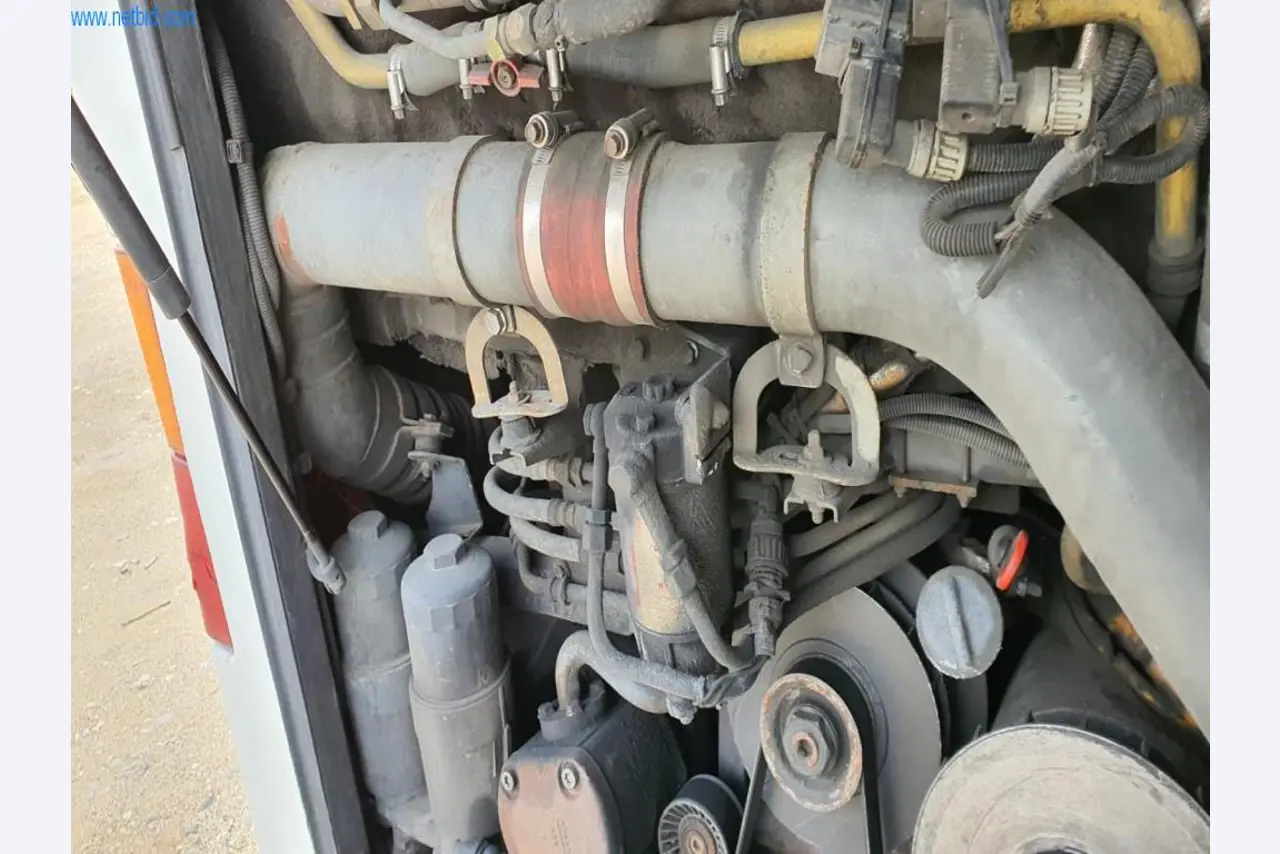 Autocarros e camionetas, material de oficina, de escritório e comercial-8