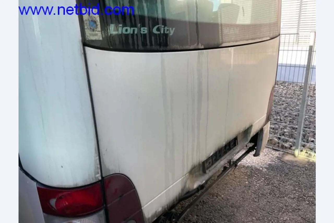 Autobusy i autokary, wyposażenie warsztatów, biur i firm-2