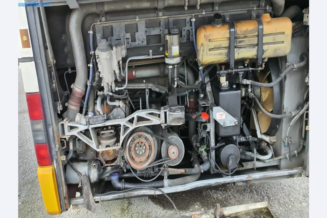 Autobusy i autokary, wyposażenie warsztatów, biur i firm-4