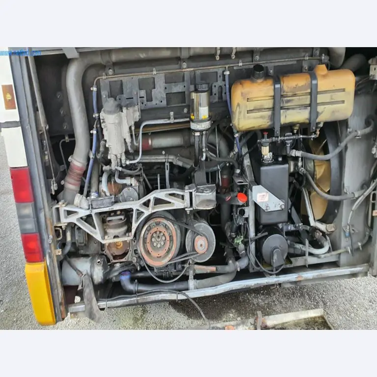 Autobusy i autokary, wyposażenie warsztatów, biur i firm-4