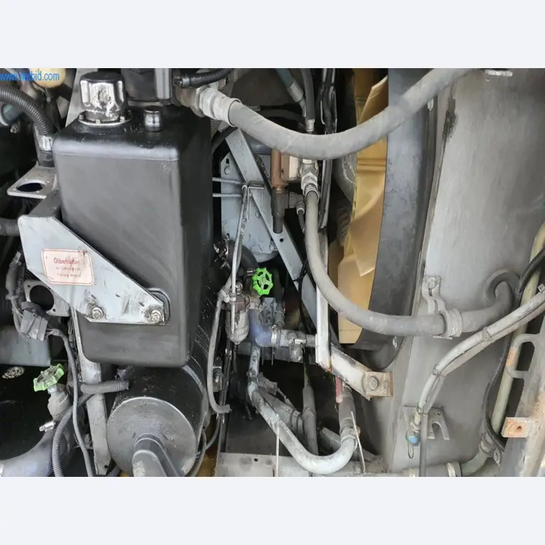 Autobusy i autokary, wyposażenie warsztatów, biur i firm-7