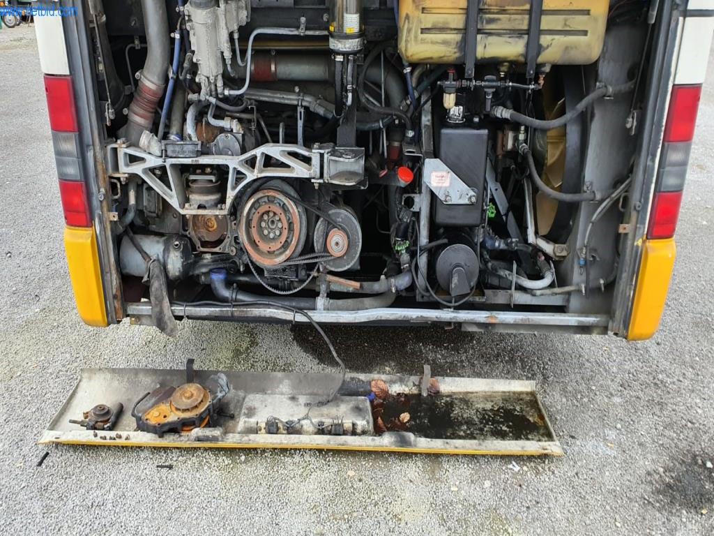 Autobusy i autokary, wyposażenie warsztatów, biur i firm-4