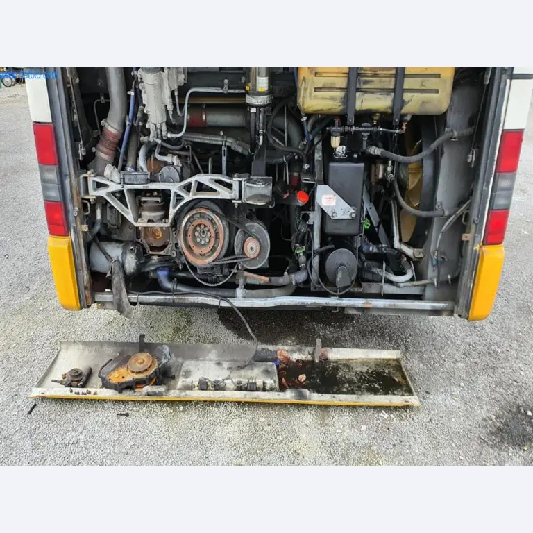 Omnibusse, Werkstatt-  sowie Büro- und Geschäftsausstattung-4