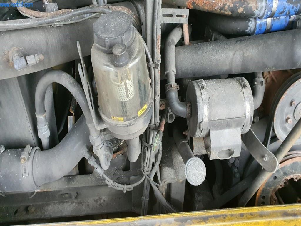 Autobusy a autokary, dílenské, kancelářské a obchodní vybavení-5