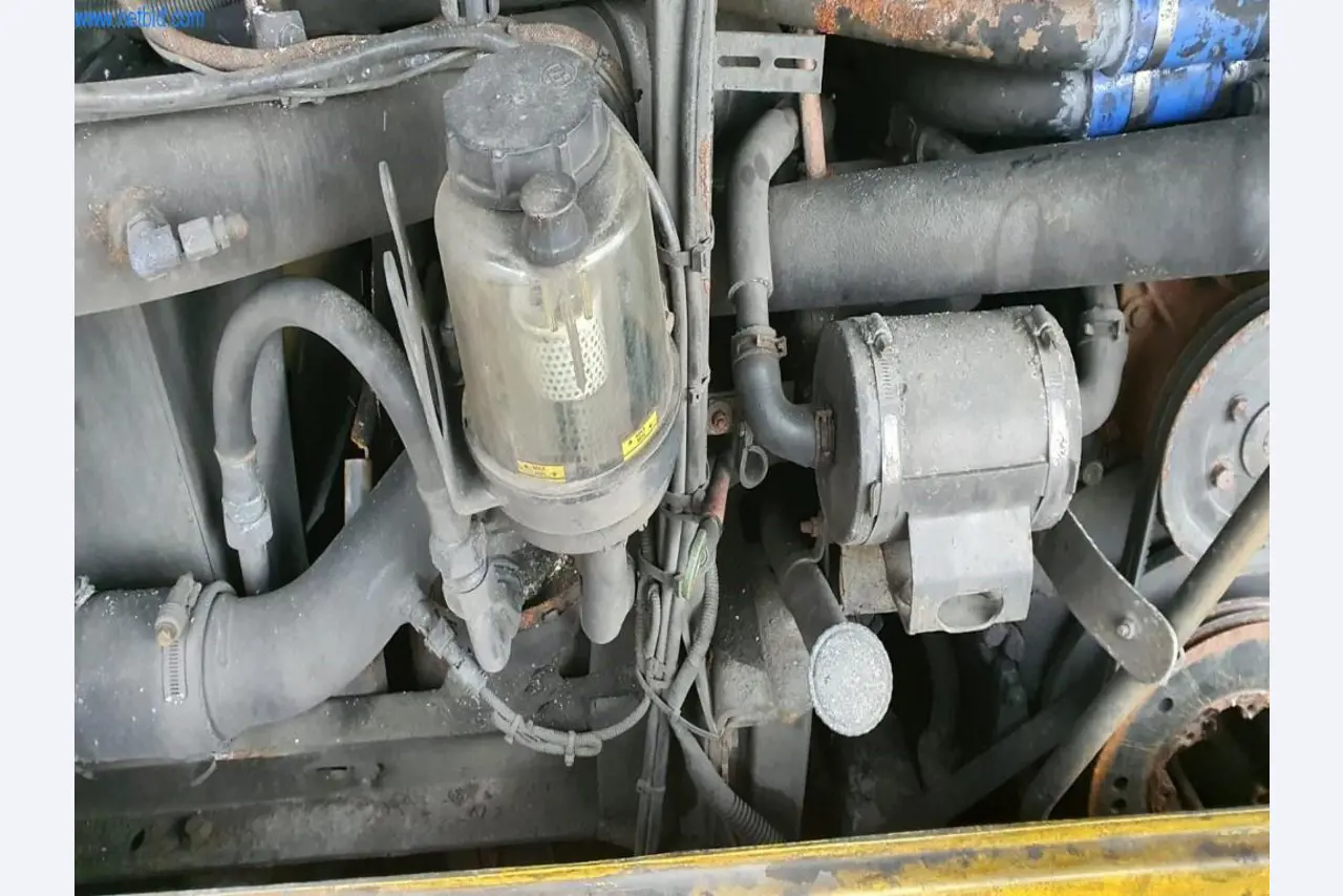 Avtobusi, delavnice, pisarniška in poslovna oprema-5