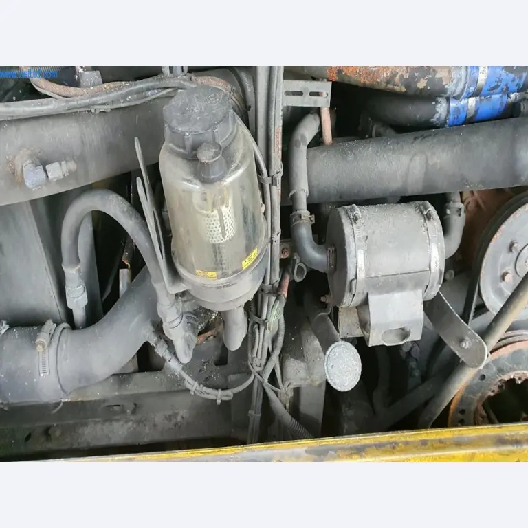 Avtobusi, delavnice, pisarniška in poslovna oprema-5