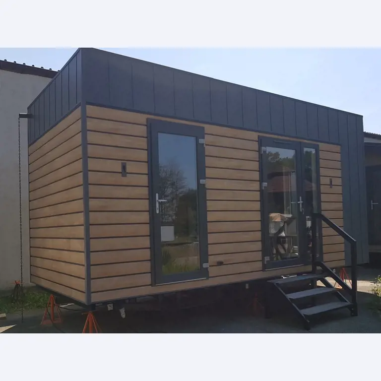 Bürocontainer und Nietmaschine für Muttern aus einer Möbelfabrik-1