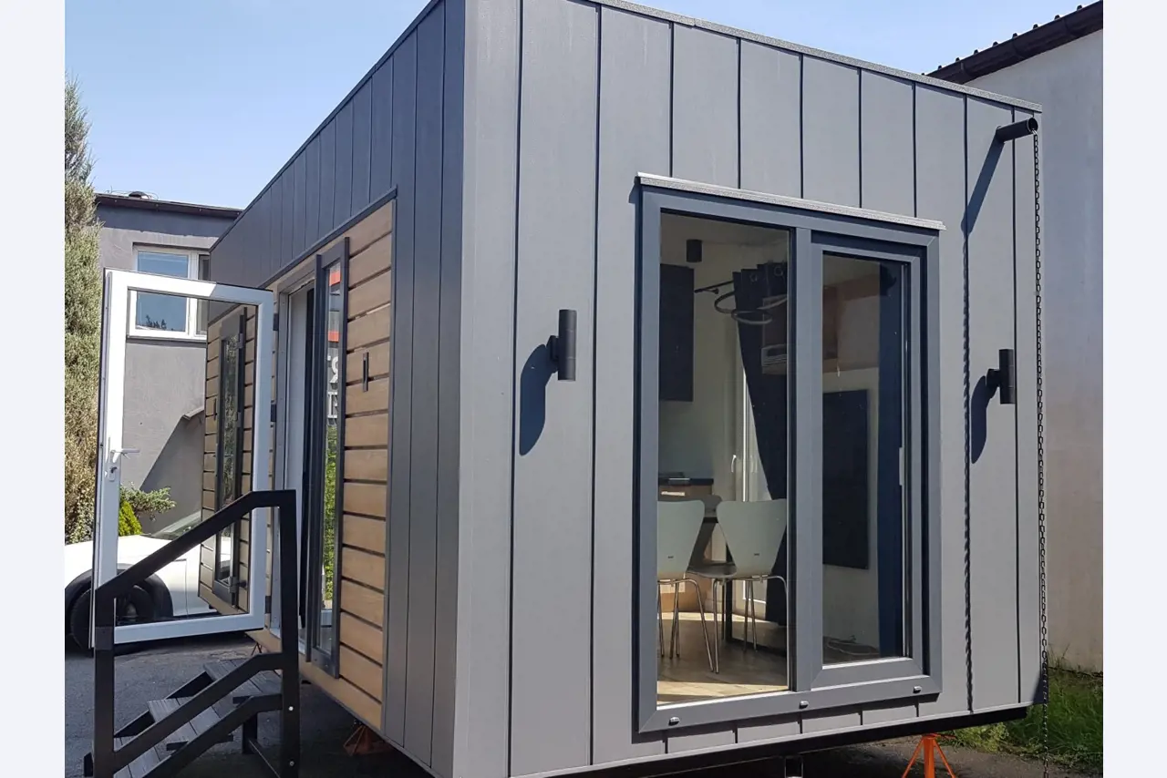 Machines d´une usine de meubles-3