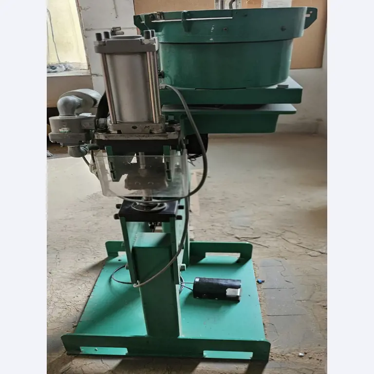 Machines d´une usine de meubles-6