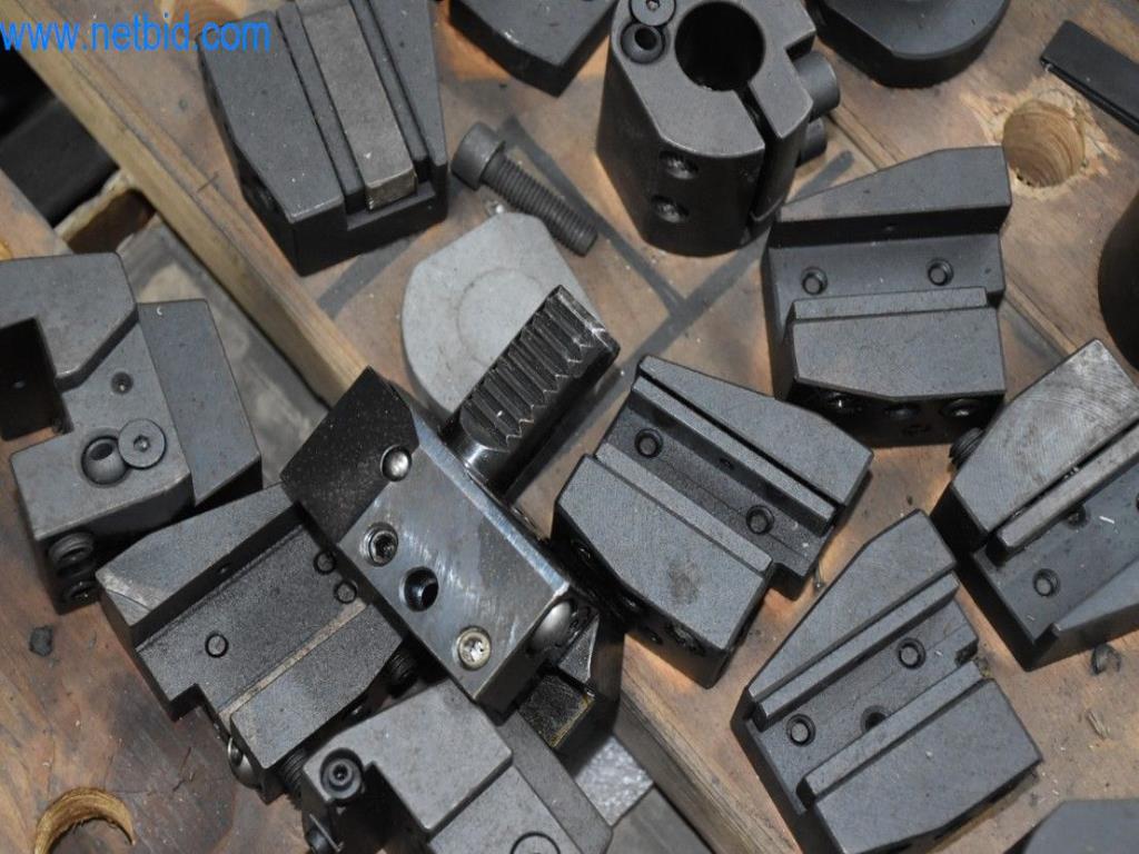 Stroje, provozní zařízení a příslušenství předního světového výrobce napínacích systémů řetězů jsou k dispozici.-3