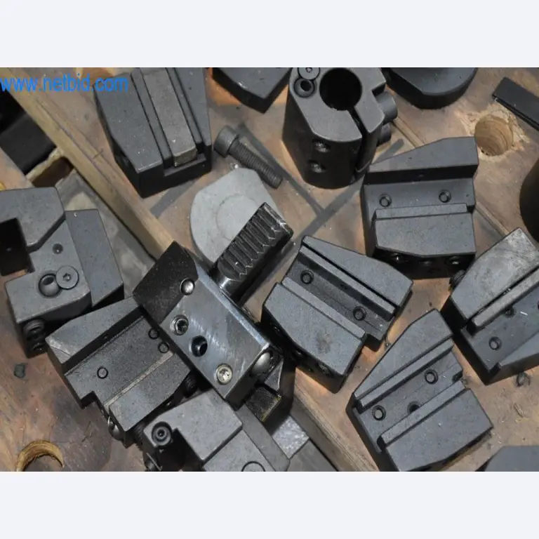 Stroje, provozní zařízení a příslušenství předního světového výrobce napínacích systémů řetězů jsou k dispozici.-3