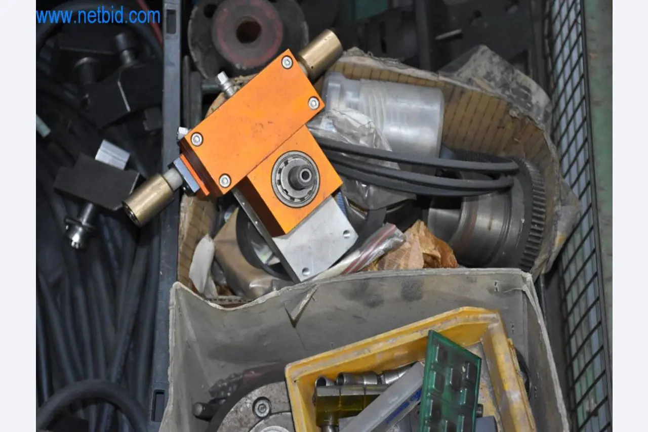 Stroje, provozní zařízení a příslušenství předního světového výrobce napínacích systémů řetězů jsou k dispozici.-4