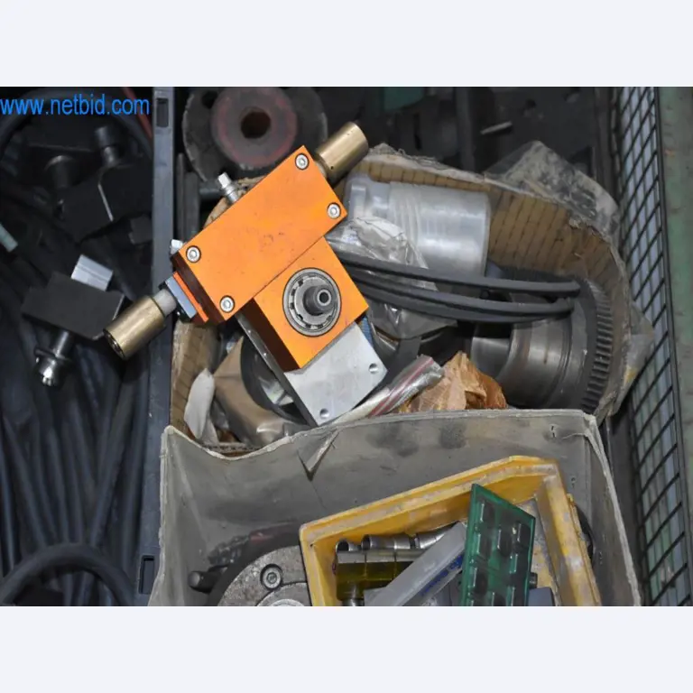 Stroje, provozní zařízení a příslušenství předního světového výrobce napínacích systémů řetězů jsou k dispozici.-4