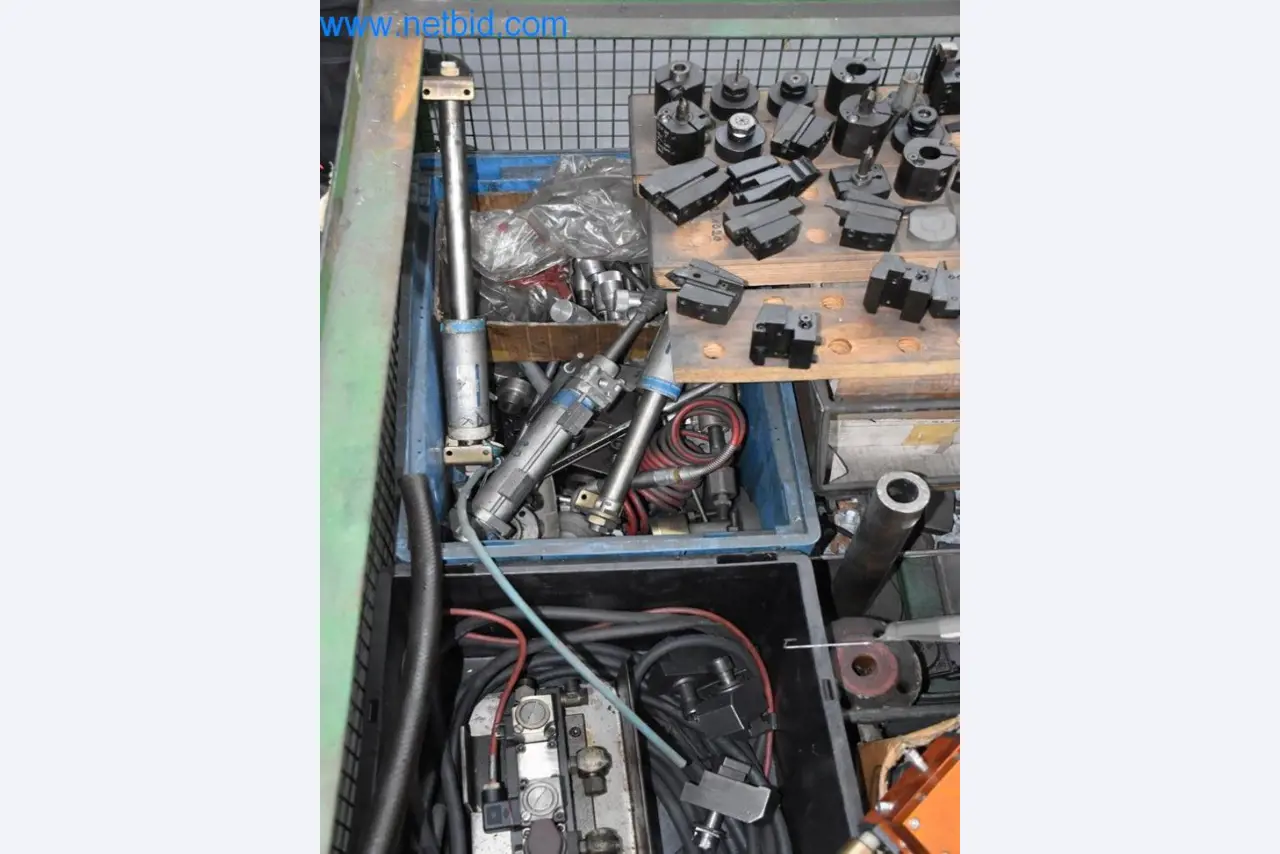 Stroje, provozní zařízení a příslušenství předního světového výrobce napínacích systémů řetězů jsou k dispozici.-5