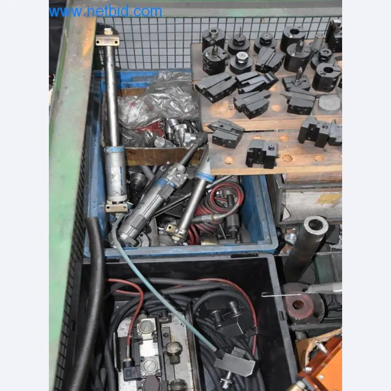 Stroje, provozní zařízení a příslušenství předního světového výrobce napínacích systémů řetězů jsou k dispozici.-5