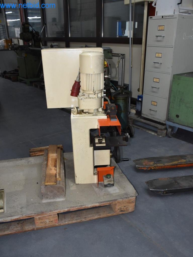 Maszyny, sprzęt operacyjny i akcesoria światowego lidera na rynku systemów napinania łańcuchów stają się dostępne.-4