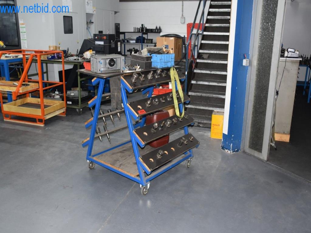 Máquinas, equipos operativos y accesorios de un líder mundial en el mercado de sistemas de tensado de cadenas.-3