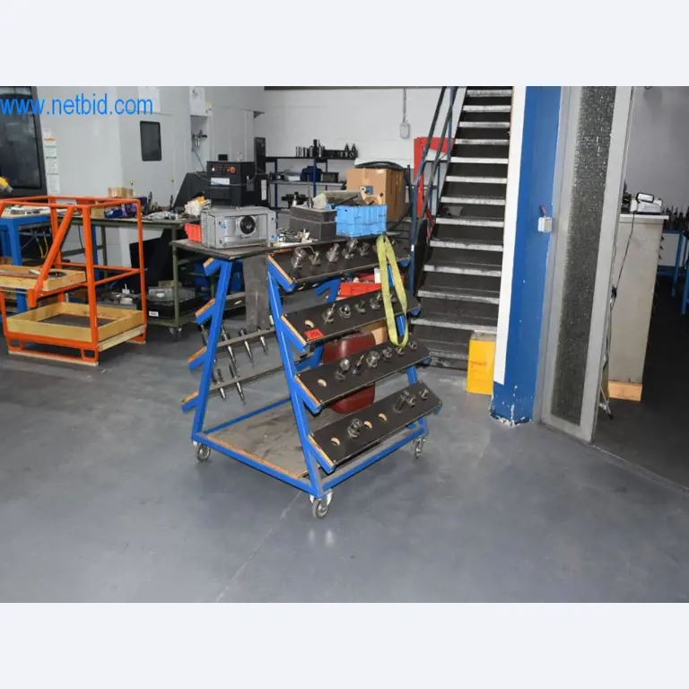 Máquinas, equipos operativos y accesorios de un líder mundial en el mercado de sistemas de tensado de cadenas.-3