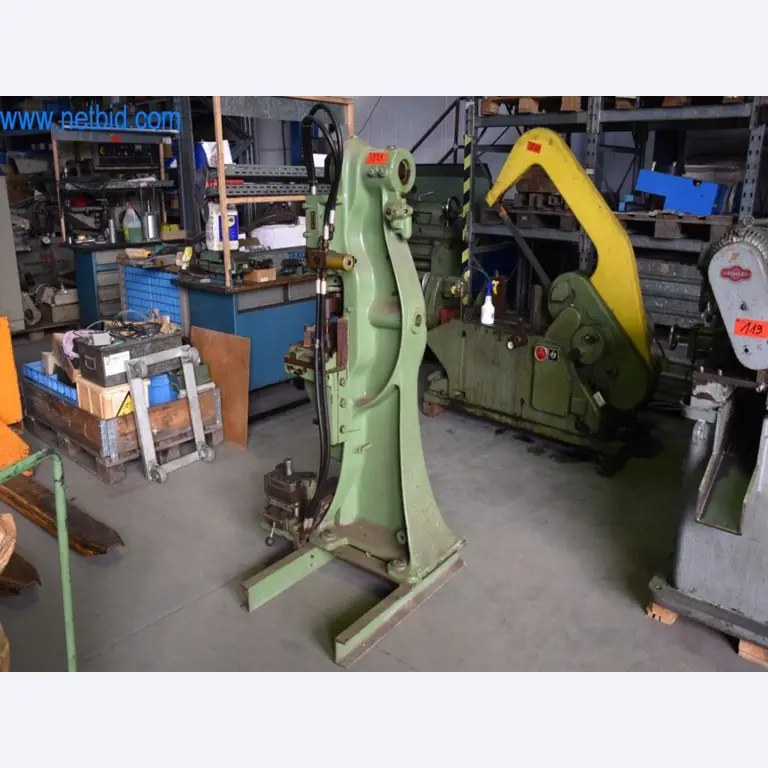 Máquinas, equipos operativos y accesorios de un líder mundial en el mercado de sistemas de tensado de cadenas.-1