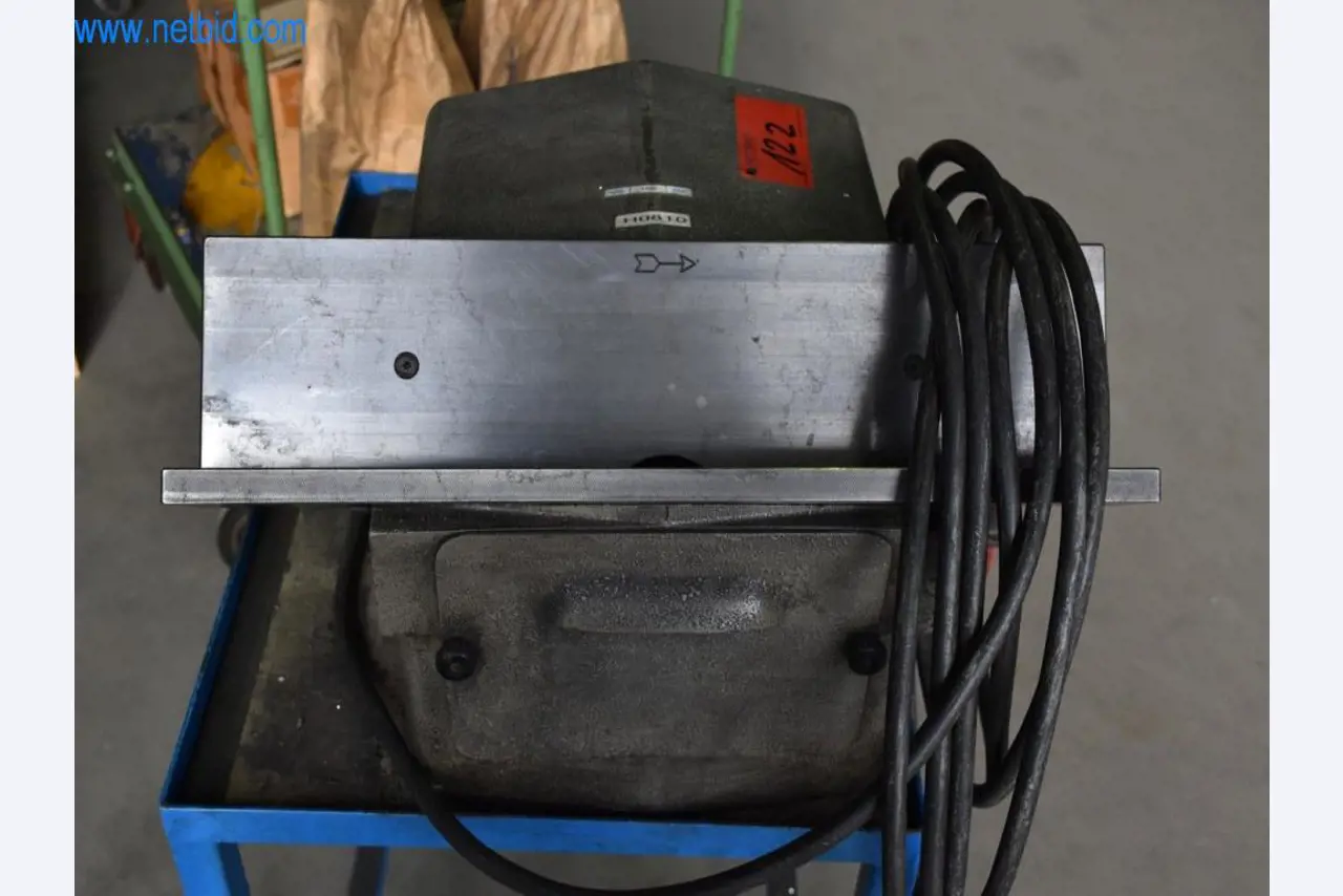 Máquinas, equipos operativos y accesorios de un líder mundial en el mercado de sistemas de tensado de cadenas.-2