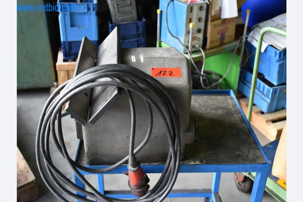 Máquinas, equipos operativos y accesorios de un líder mundial en el mercado de sistemas de tensado de cadenas.-3