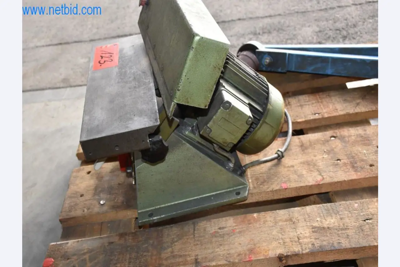 Máquinas, equipos operativos y accesorios de un líder mundial en el mercado de sistemas de tensado de cadenas.-3