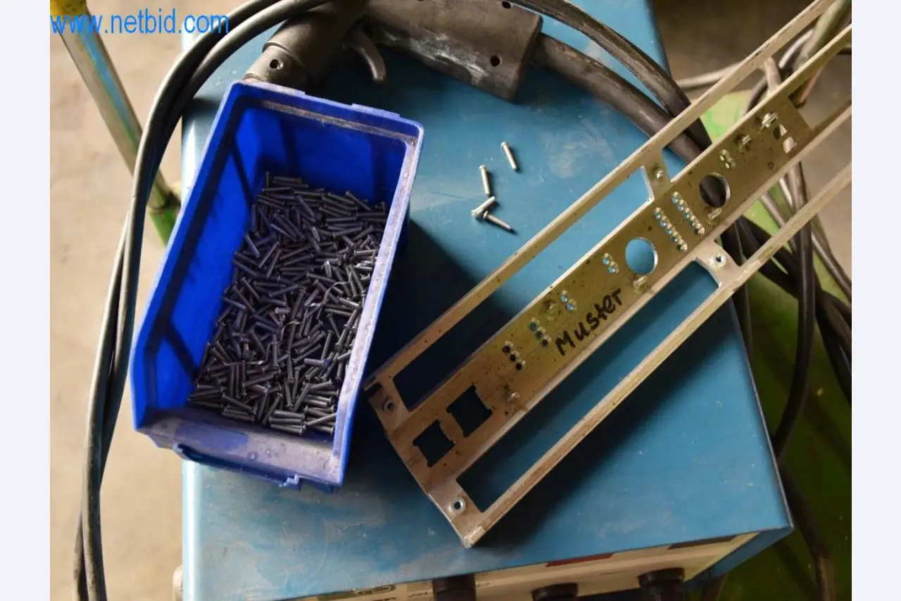 Maszyny, sprzęt operacyjny i akcesoria światowego lidera na rynku systemów napinania łańcuchów stają się dostępne.-3