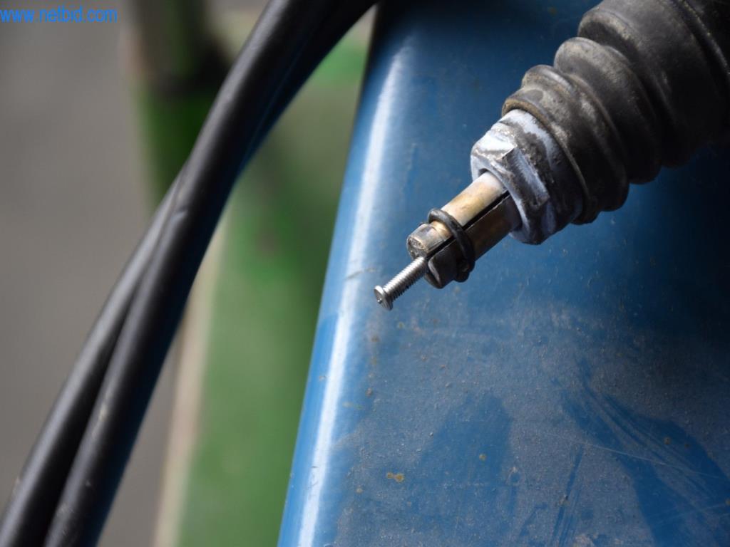 Maszyny, sprzęt operacyjny i akcesoria światowego lidera na rynku systemów napinania łańcuchów stają się dostępne.-4