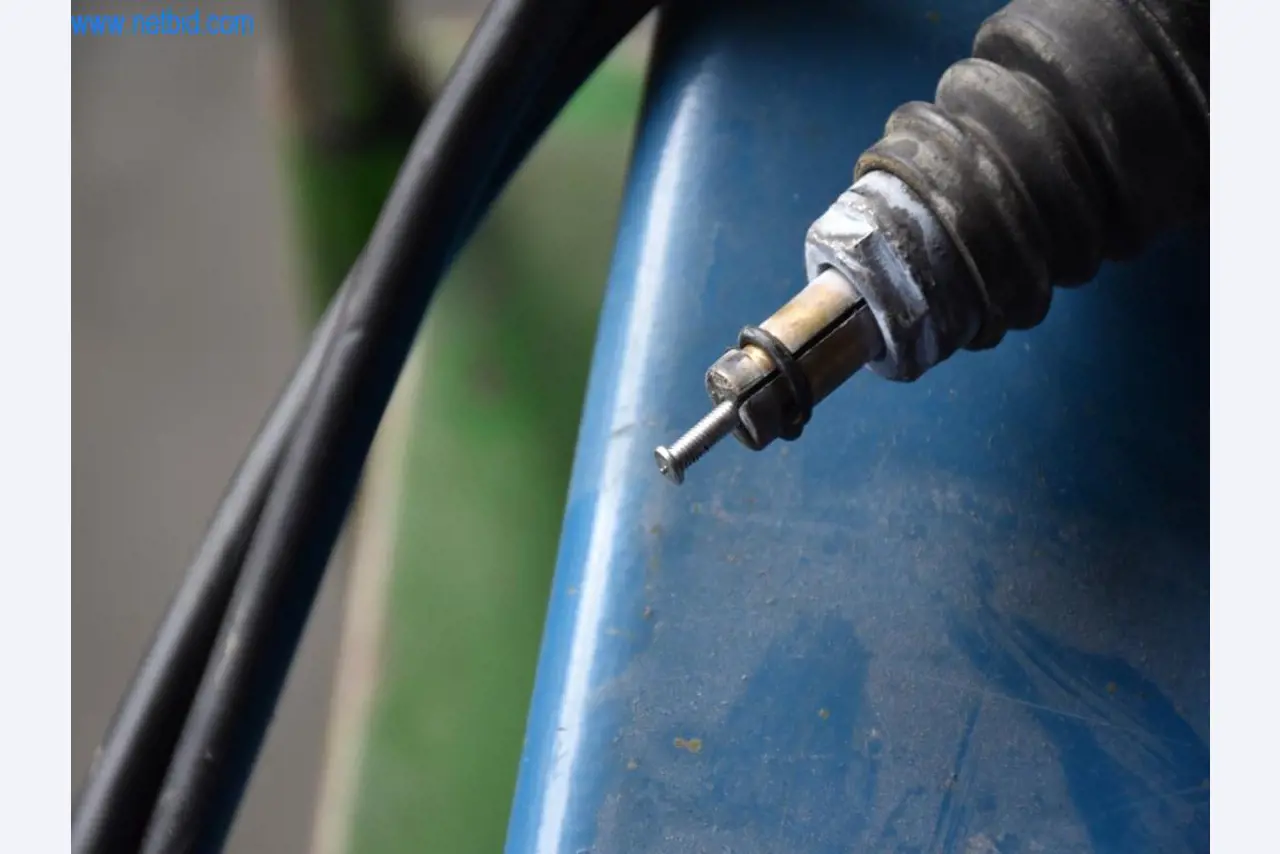 Maszyny, sprzęt operacyjny i akcesoria światowego lidera na rynku systemów napinania łańcuchów stają się dostępne.-4