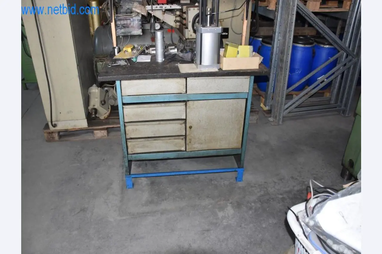 Máquinas, equipos operativos y accesorios de un líder mundial en el mercado de sistemas de tensado de cadenas.-2