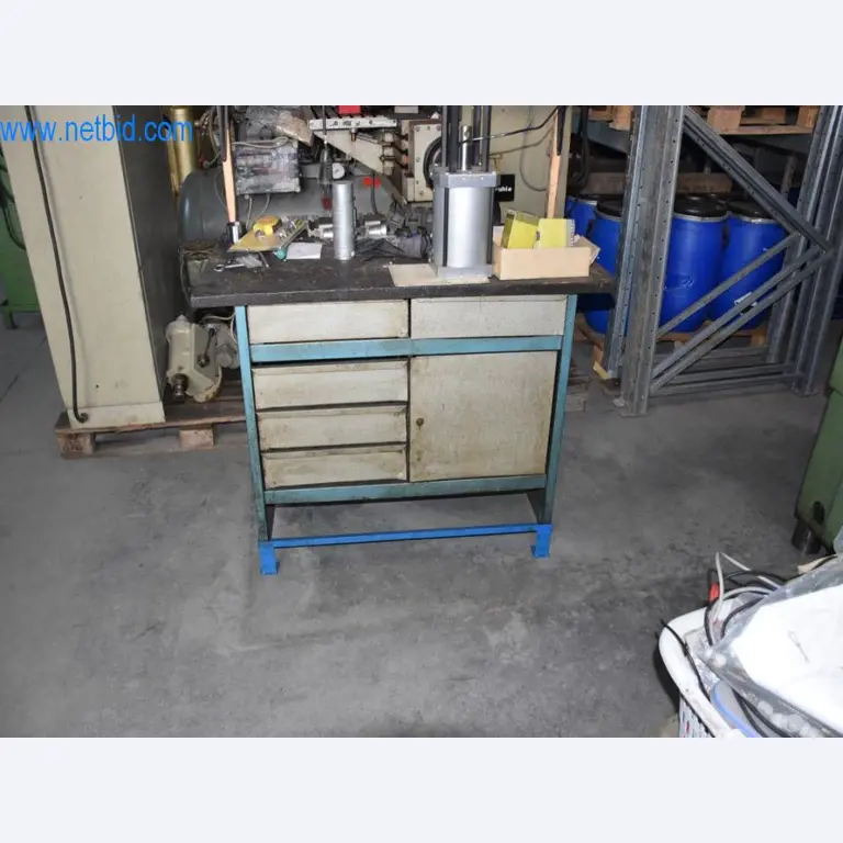 Máquinas, equipos operativos y accesorios de un líder mundial en el mercado de sistemas de tensado de cadenas.-2