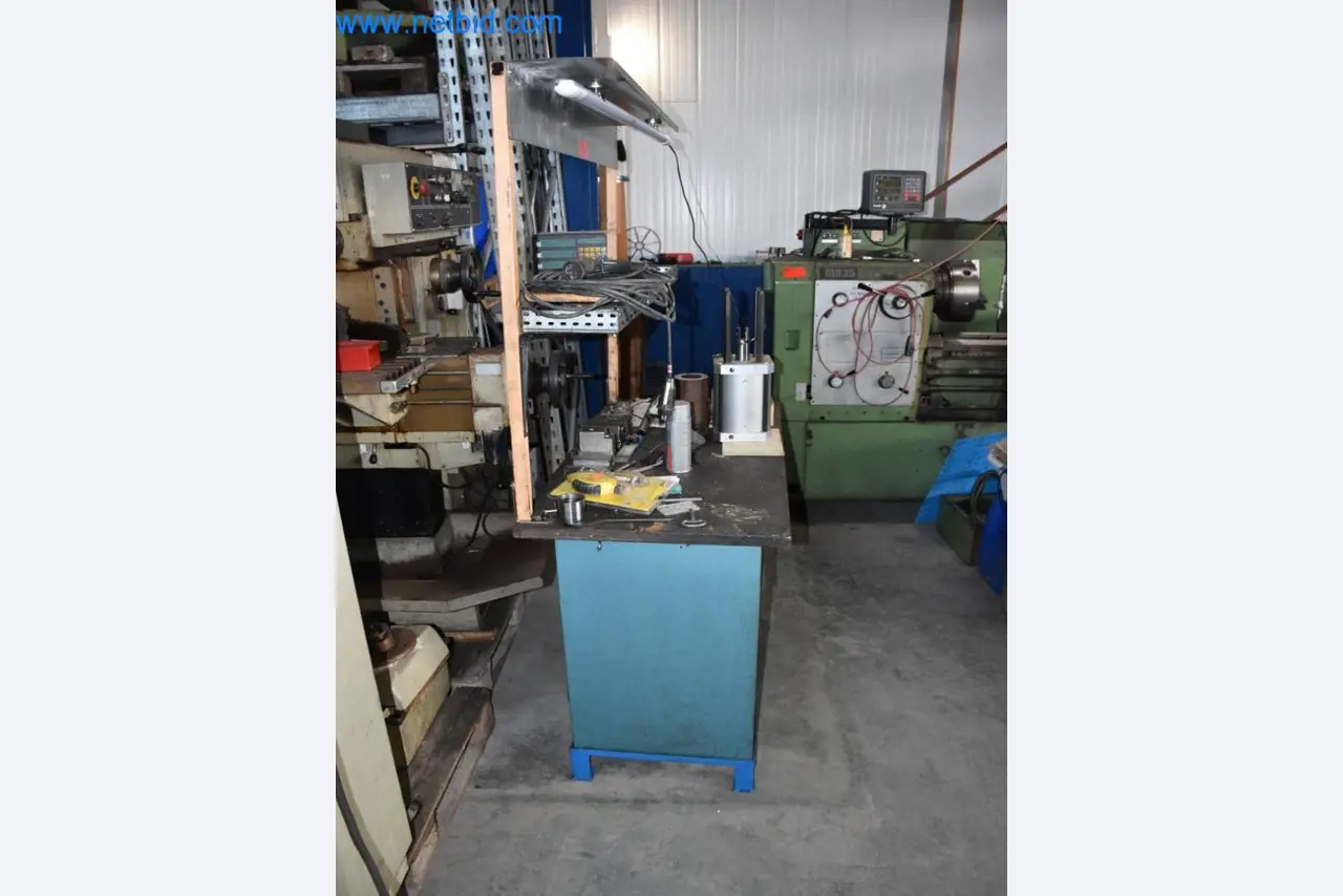 Máquinas, equipos operativos y accesorios de un líder mundial en el mercado de sistemas de tensado de cadenas.-3