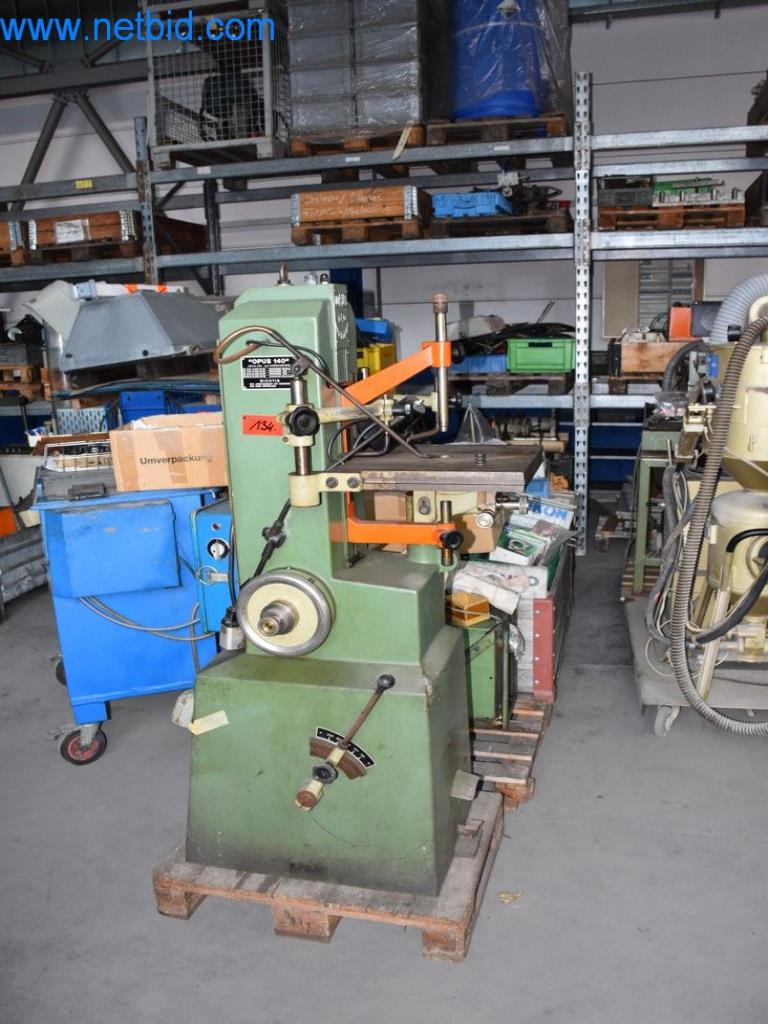 Maszyny, sprzęt operacyjny i akcesoria światowego lidera na rynku systemów napinania łańcuchów stają się dostępne.-2