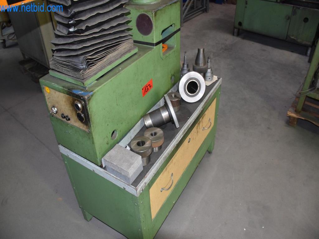 Stroje, provozní zařízení a příslušenství předního světového výrobce napínacích systémů řetězů jsou k dispozici.-3