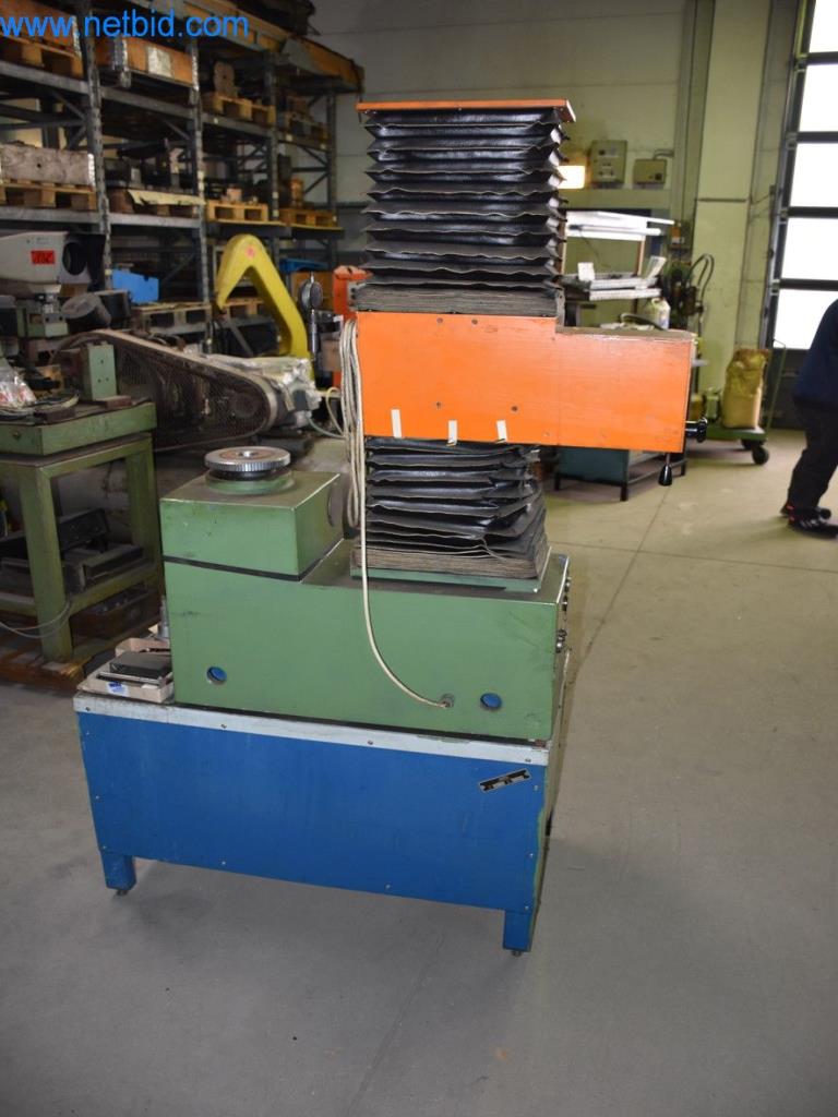 Stroje, provozní zařízení a příslušenství předního světového výrobce napínacích systémů řetězů jsou k dispozici.-4