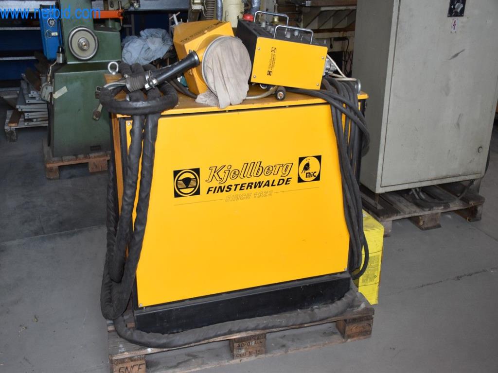 Máquinas, equipos operativos y accesorios de un líder mundial en el mercado de sistemas de tensado de cadenas.-1