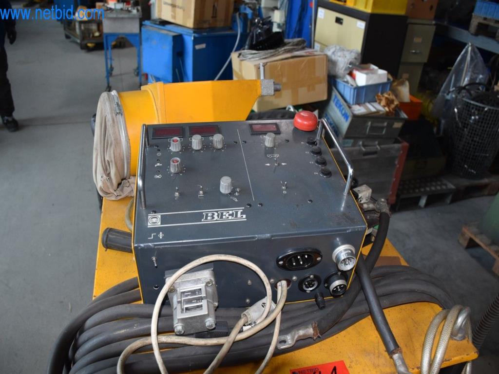 Máquinas, equipos operativos y accesorios de un líder mundial en el mercado de sistemas de tensado de cadenas.-5