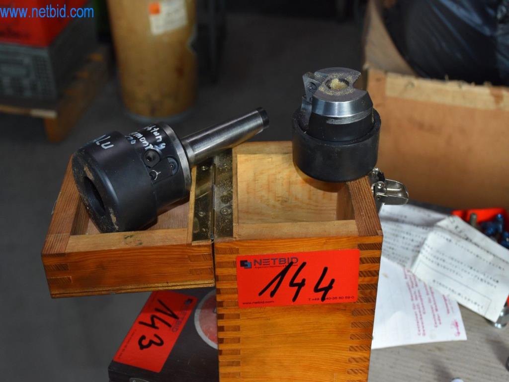 Stroje, provozní zařízení a příslušenství předního světového výrobce napínacích systémů řetězů jsou k dispozici.-1