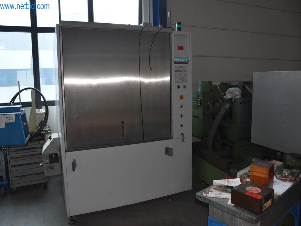 Máquinas, equipos operativos y accesorios de un líder mundial en el mercado de sistemas de tensado de cadenas.-1