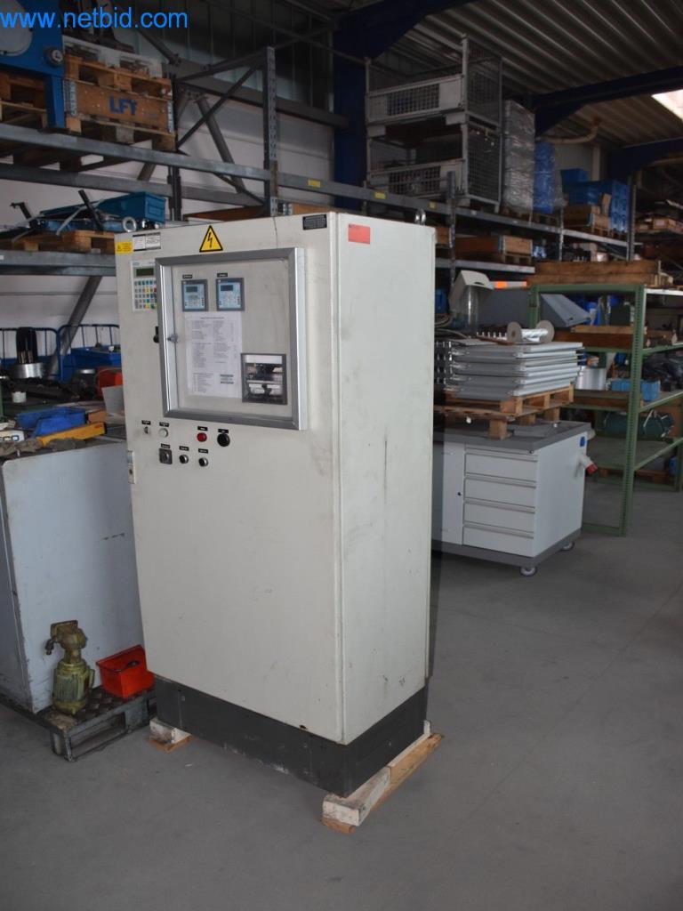 Máquinas, equipos operativos y accesorios de un líder mundial en el mercado de sistemas de tensado de cadenas.-2