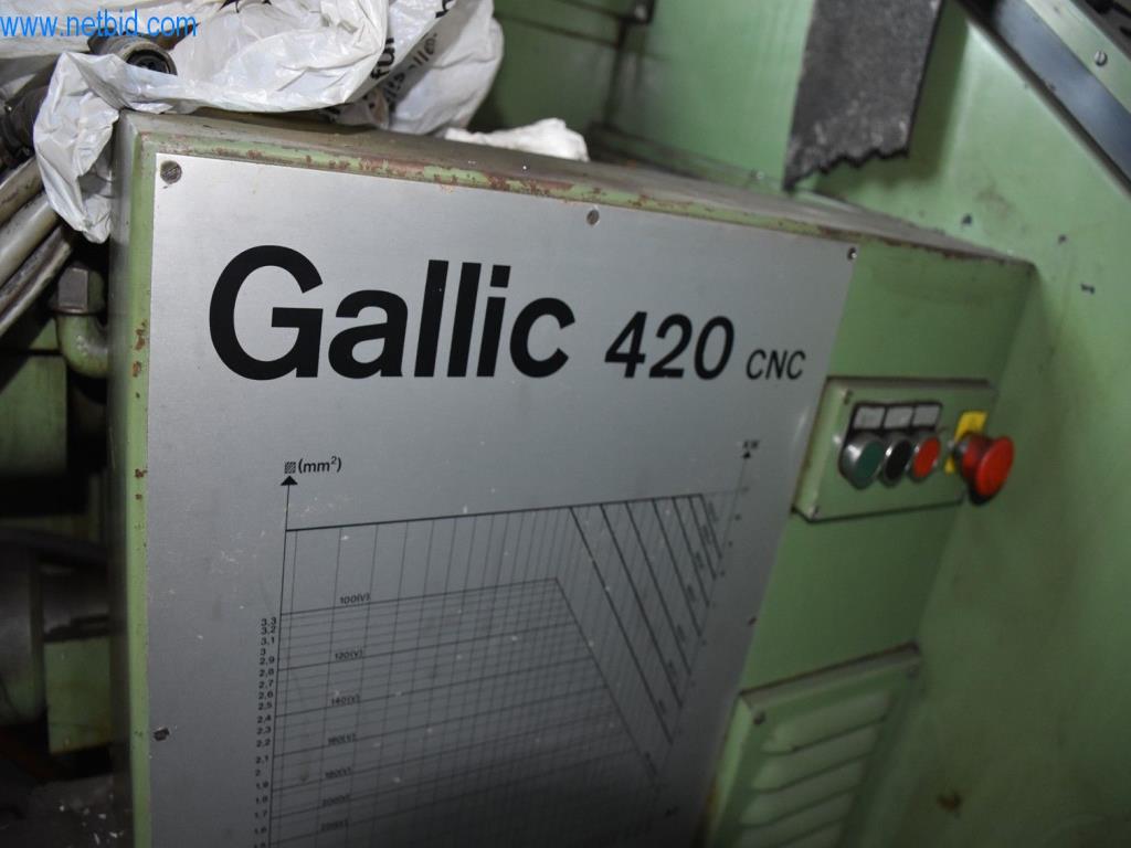 Máquinas, equipos operativos y accesorios de un líder mundial en el mercado de sistemas de tensado de cadenas.-2